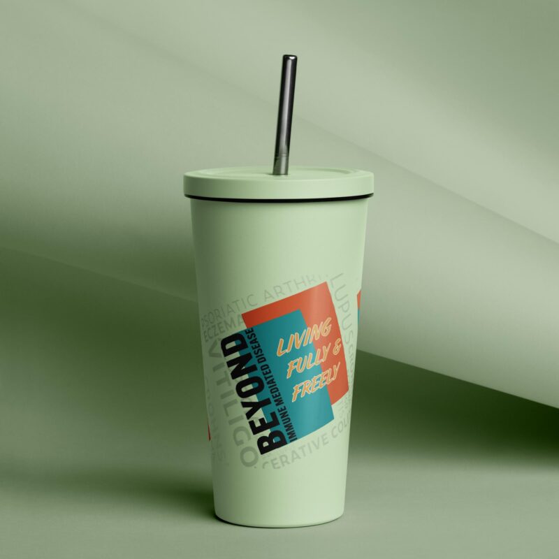 Insulated tumbler with a straw - Image 5