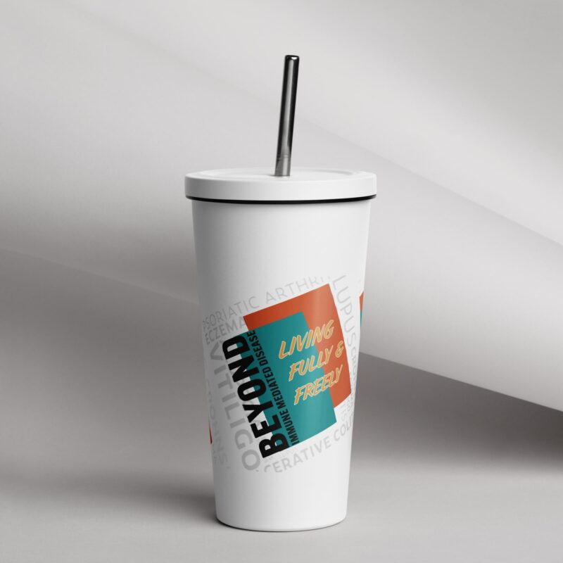 Insulated tumbler with a straw - Image 6